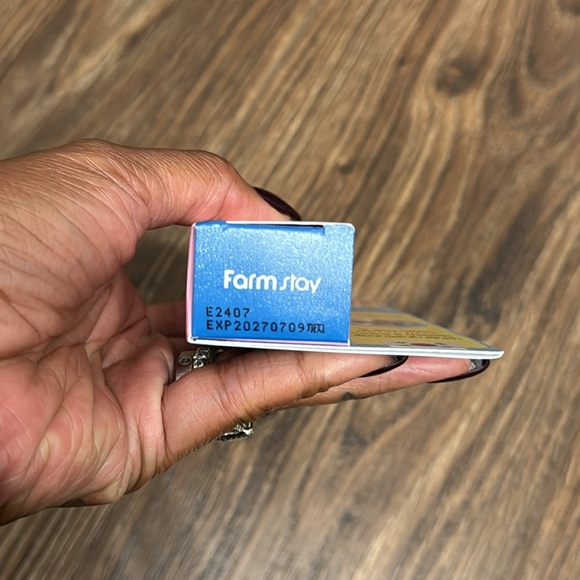 HYALURONIC ACID & COLLAGEN ROLLING EYE SERUM - Picture 4 of 4